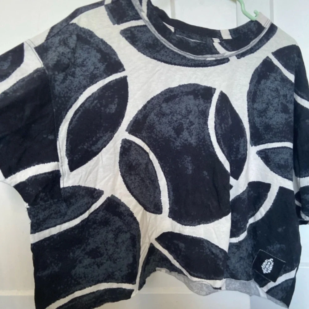 NWT! Free People Movement Inspired Printed Tee; Racquet Combo; Size Medium - Picture 10 of 13